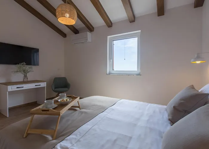 Skarline Novigrad Istria