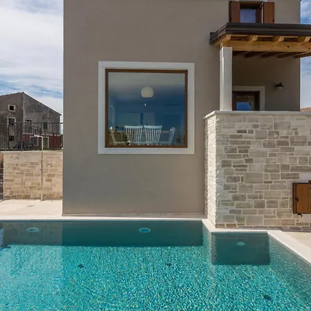 Holiday home Skarline *