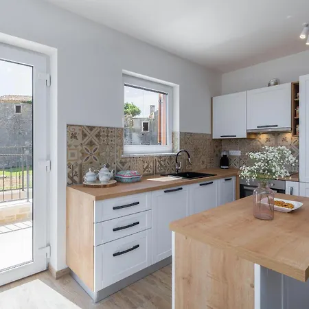 Skarline * Novigrad Istria