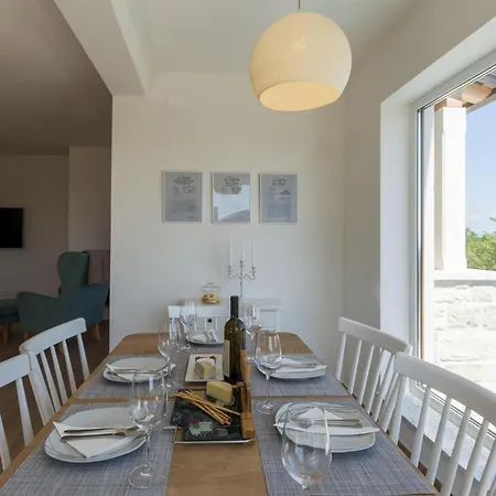 Skarline Novigrad Istria