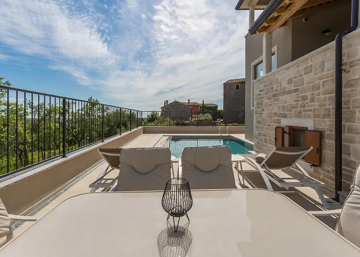 Skarline Novigrad Istria